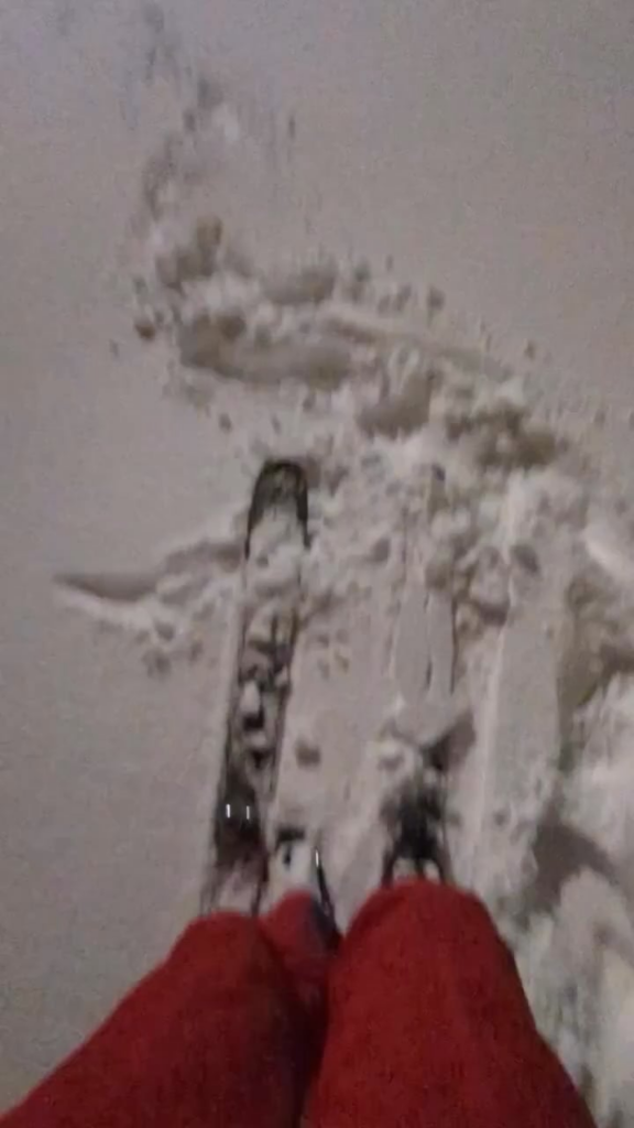 吹雪後のトロンハイムでの深夜クルーズ