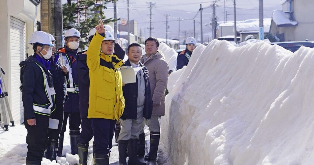 青森県、大雪で死者4人に 10市町村に災害救助法を適用