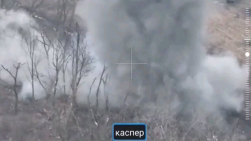 民間の車でウクライナの地位を攻撃しようとするロシアの兵士が鉱山を駆け抜けました。 2025年1月