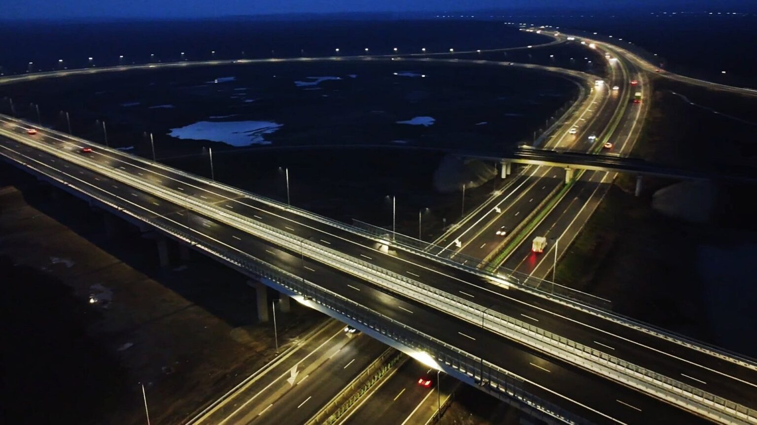 セルビアを追い抜き、幹線道路や高速道路の点ではハンガリーに近づいていますが、国の規模から見ると遅れをとっています / ポーランドはどのようにして5,000キロメートルに達したか