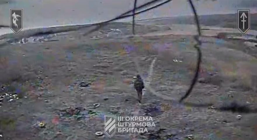 ウクライナの無人機操縦者、第3突撃旅団の一部、ロシアの歩兵と装備を標的に