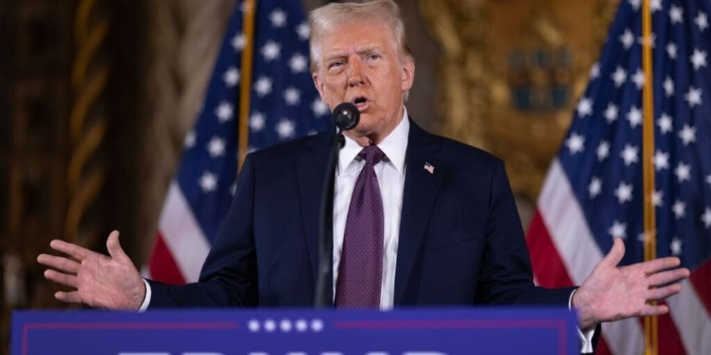 民主党トップ、トランプ「対外歳入庁」は富裕層への巨額の税金贈与計画を隠すことはできないと語る | 「どんなに愚かなブランド名を変えても、トランプ大統領が富裕層へのさらなる税金給付金の支払いのために、アメリカの家庭や中小企業に対する数兆ドルの増税を計画しているという事実は隠蔽できないだろう。」