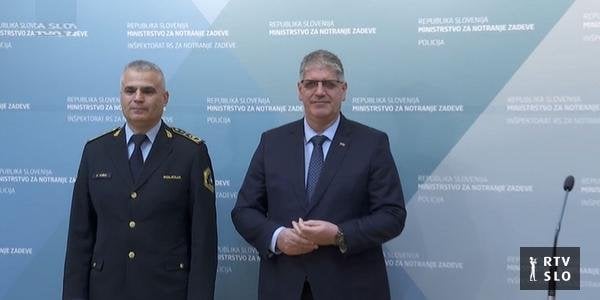 ジュシッチ警察長官が辞任した。ポクルカルはダムジャン・ペトリッチを提案した