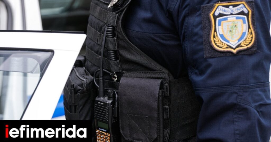 勤務中にパトカーの中で「果物」を食べ、通行人によってビデオに録画された警察官にEDE
