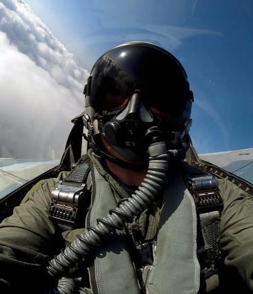 ウクライナのF-16パイロットが1回の出撃でロシアの巡航ミサイル6発を撃墜。ウクライナ空軍の報道官は火曜日、12月13日のロシアの大規模なミサイル攻撃の際に同国のF-16パイロットの1人がミサイルを撃墜したことを認めた。