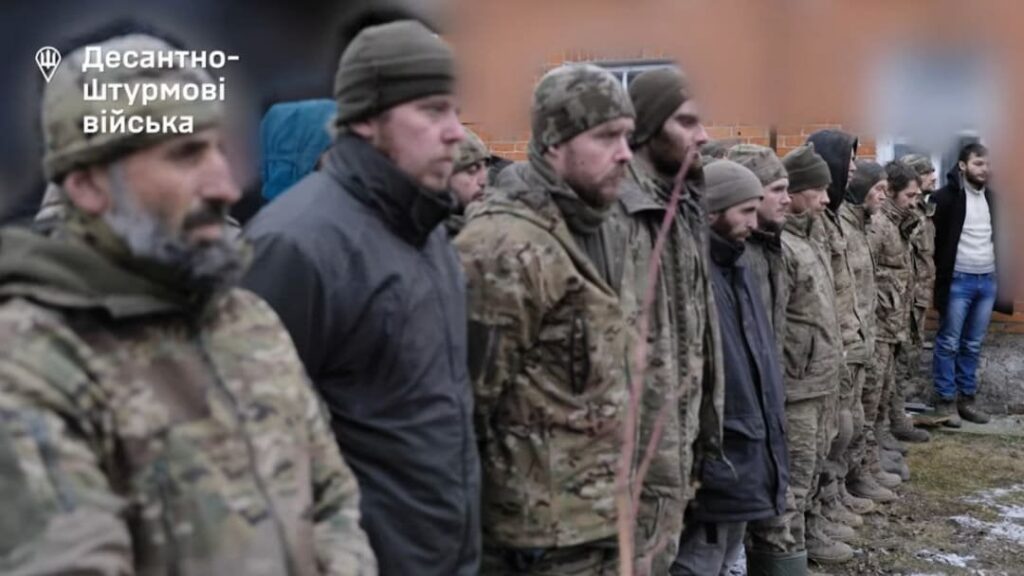 ウクライナ空挺部隊、クルスク地方でロシア兵27人を捕獲