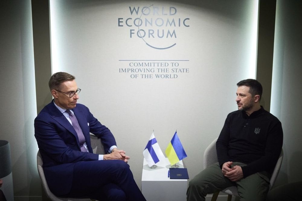 🇫🇮🇺🇦フィンランドはウクライナへの支援を継続する。主要な要素は次のとおりです。 1. ウクライナ抜きではウクライナに関する交渉はありません。 2. 基本原則は独立である。3. ウクライナはいかなる交渉にも強い立場から参加できなければならない。 -フィンランド大統領