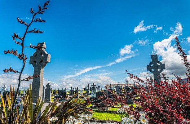RIP.ieに匹敵する3つの新しい死亡通知プラットフォームが今後数週間以内にローンチされる