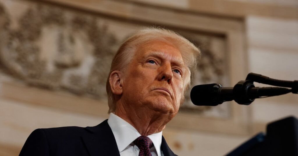 トランスクリプト：トランプの深夜のパージは突然大きなスキャンダルになります