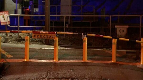 誤って踏切内で信号待ちしていたか…踏切で電車と通行人が衝突する事故2人死亡 兵庫・神戸市