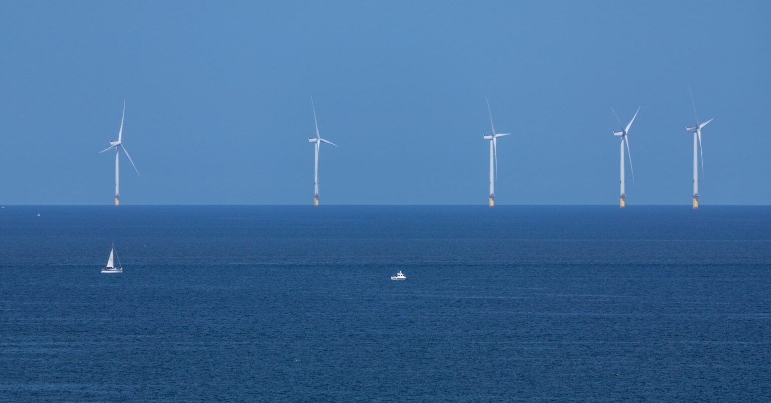 英国の電力源、24年は風力が初の首位 30％でガス上回る
