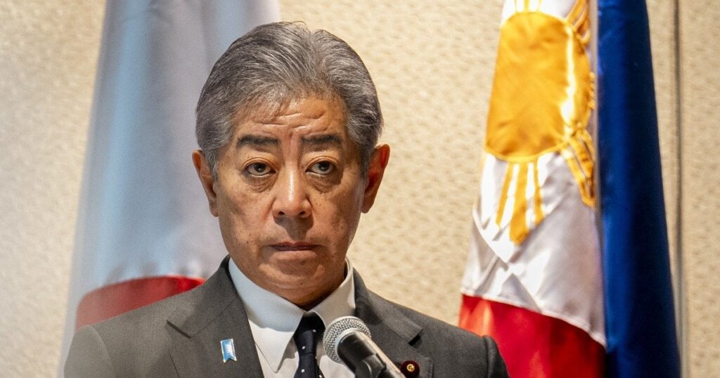 「中国に弱味を握られて外相が務まるのか」…《賄賂疑惑》渦中の岩屋外相、特捜部が押収した「メモ」に書かれた「驚愕の内容」