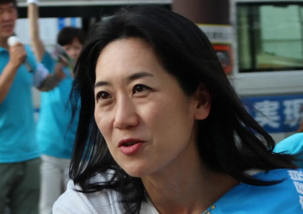 公務でフランスに行ったはずなのに家族を連れて行ったのを週刊誌にバラされ炎上した自民党の松川るい。ブログでいけしゃあしゃあと「誹謗中傷大国ニッポン」とのたまう