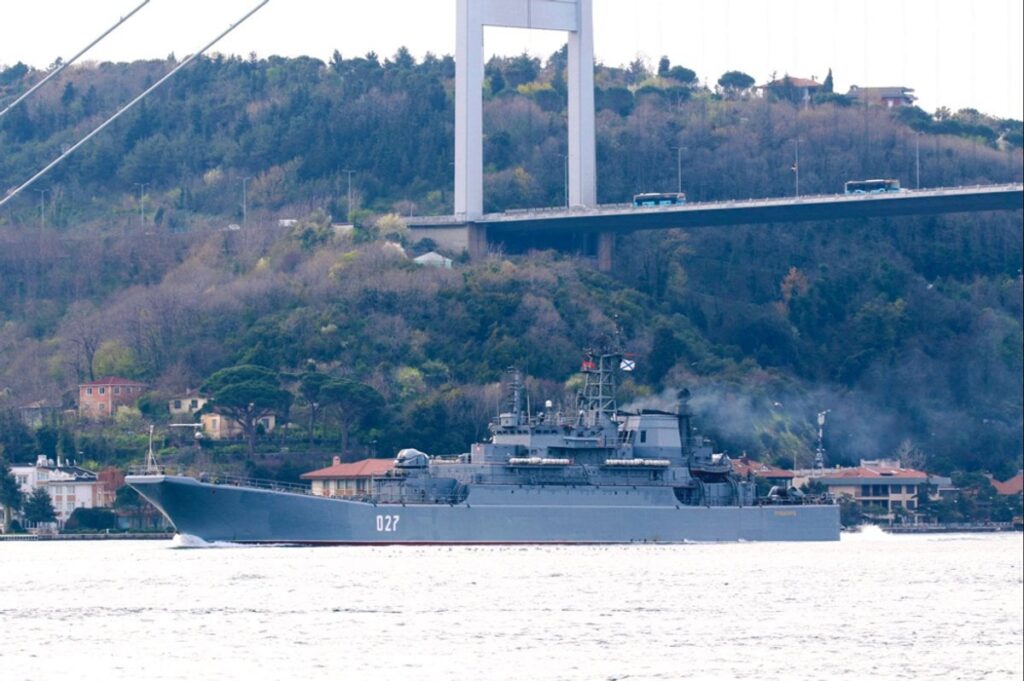 ロシアはシリアの海軍基地に船舶を入れられず、重火器も避難できない。クレムリンと現在亡命しているシリアの独裁者バシャール・アル・アサド氏は2017年、ロシアがタルトゥス軍港に長期的にアクセスできるようにすることで合意したが、ダマスカスの新指導部はそれほど確信を持っていないようだ。