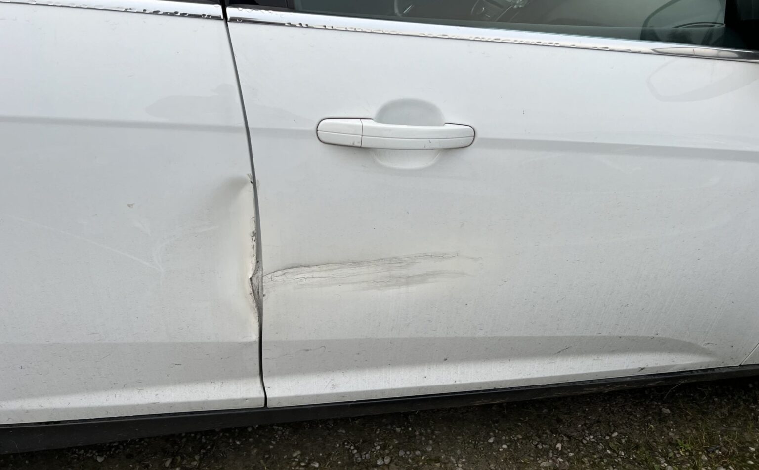 この車はMFKを追い越しますか？