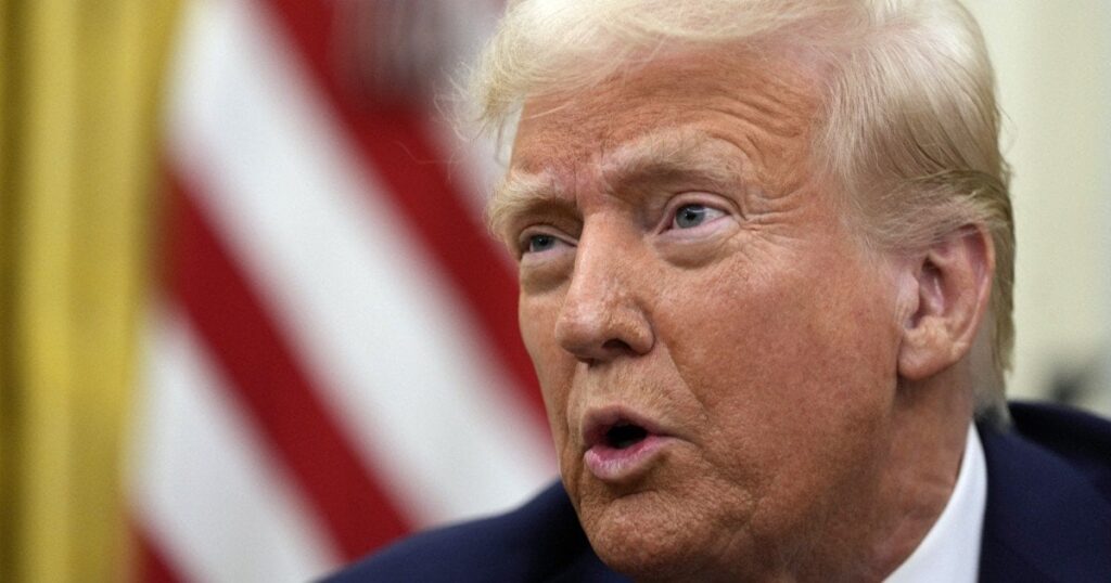 トランプ氏「3選」可能にする憲法改正案 共和党下院議員が提出