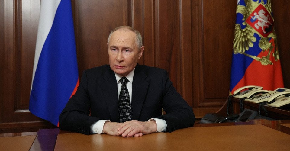 プーチン大統領は、ゼレンスキーの会談の禁止をキャンセルすることを要求し、ウクライナの大統領を「非合法」と呼ぶ
