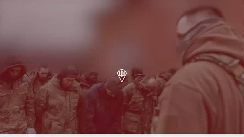 クルスクでロシア兵27人が捕らえられた これらは士官、軍曹、電動ライフル部隊の兵士である