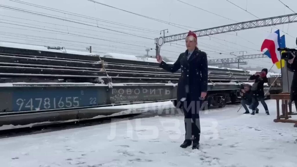 フランスはウクライナへの鉄道と鉄道設備の輸送を開始 - フランスはウクライナがソ連の鉄道規格を放棄するのを支援し、ネットワークの拡大に積極的に参加し、鉄道網を欧州の規格に引き上げている