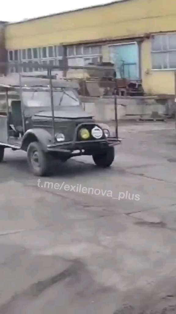 ロシア人はビンテージのGAZ-69車を近代化して前線に送り出している