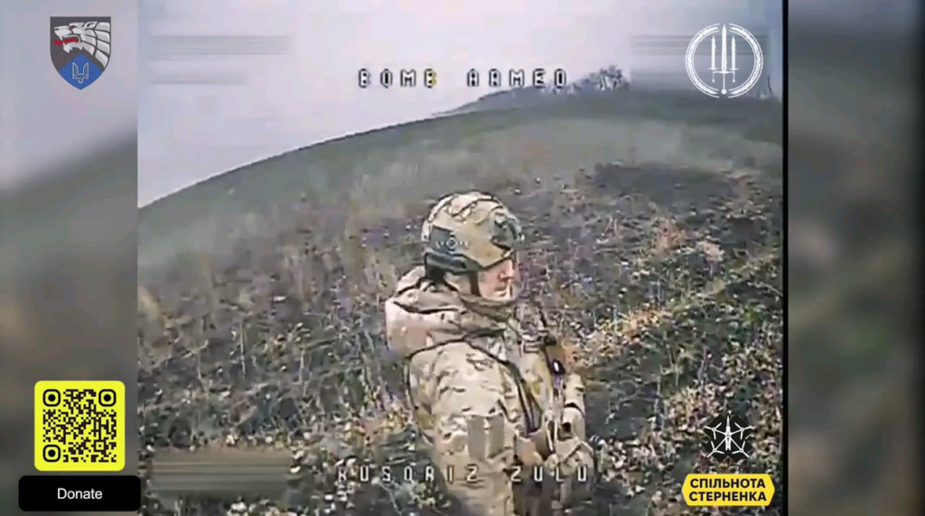 FPV神風ドローンの音を聞いたロシア侵略者が静止し、ウクライナ第8連隊（SOF）による頭部への直撃で排除される（2025年1月14日発表）