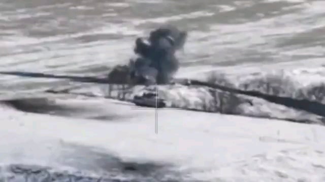 クルスク地方のマラロクニャ集落付近での今日のロシアの反撃で破壊されたロシアの装甲車両。 2025年1月