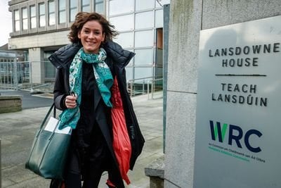 元Fine Gael TD Kate O'Connellと夫はいじめ薬剤師の申し立てを否定し、WRC聴聞会で証言する予定