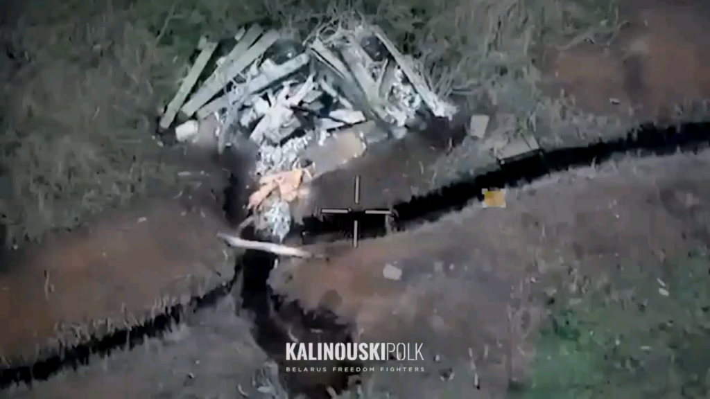 カリノスキー連隊の無人機操縦者がザポリージャ方向のロシア軍陣地を攻撃し、迫撃砲、榴弾砲、HMG、敵兵員を破壊した。 2025年1月