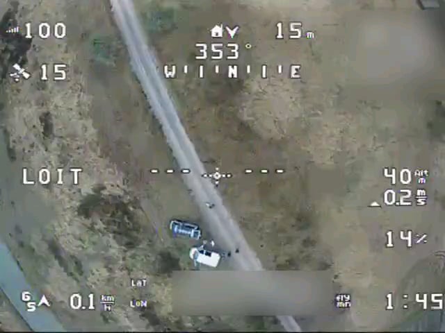 ウクライナのワイルドホーネッツ母船 FPV ドローンが別の FPV ドローンを空中に送り出します。 2025年1月
