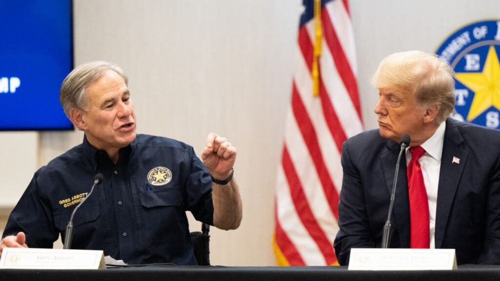 テキサス州のグレッグ・アボット知事、トランプ大統領の就任式に全員が国旗を掲揚するよう命令