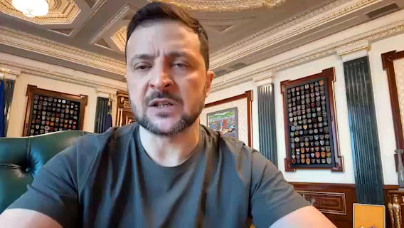 ヴォロディミル・ゼレンスキー大統領は、前線、特にクルスク地域の状況に関するオレクサンドル・シルシキー氏の報告を聞き、短いメッセージを録音した。
