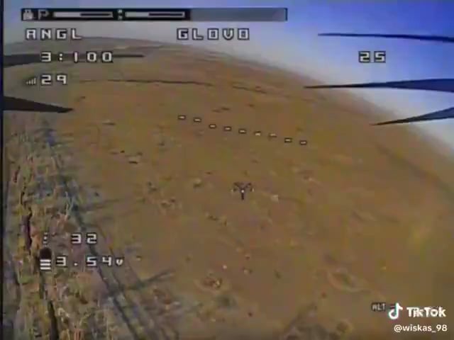 ウクライナの無人機は侵略者のヘリコプターを間一髪で見逃した。