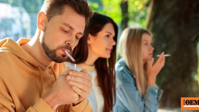 未成年者の飲酒は禁止されており、屋外でのタバコは禁止されています