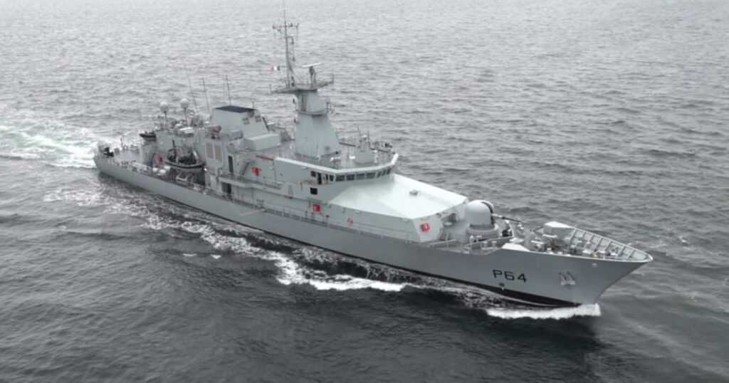 海洋の脅威が高まる中、海軍は銃を作動させずに出海する