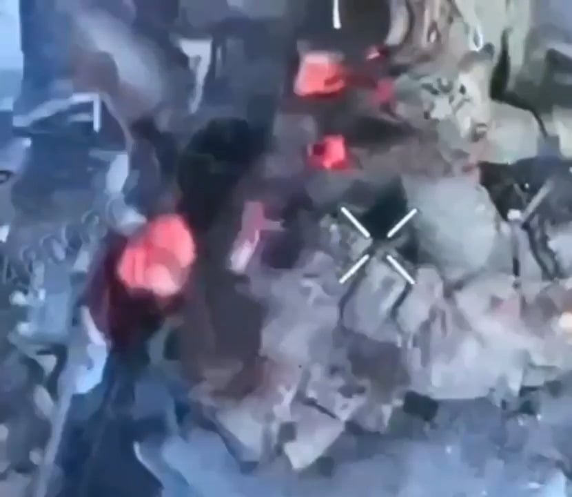 残忍なナイフの戦いドローンビュー