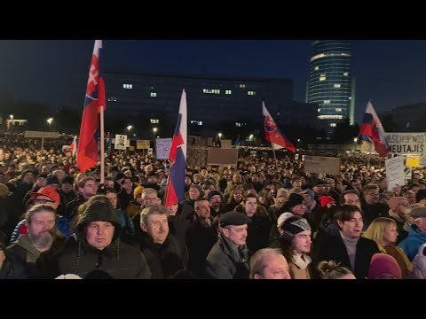 YouTube/ソーシャルメディア上の反対動画 = 購入したアカウントからの大量のコメント。それにどうやって対抗するか？