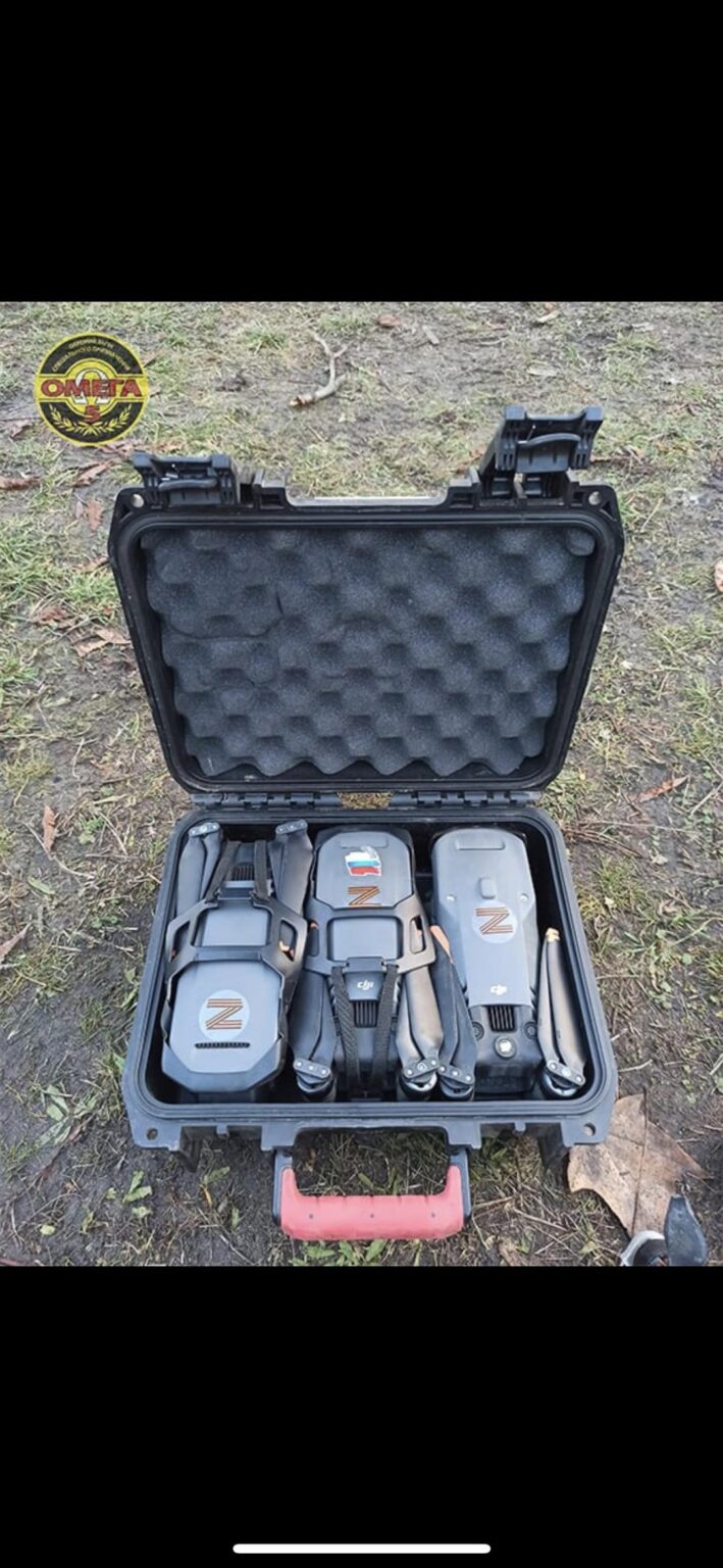 「オメガ」のウクライナ特殊部隊オペレーターがロシア軍を排除し、FPVドローンやその他のトロフィーを押収