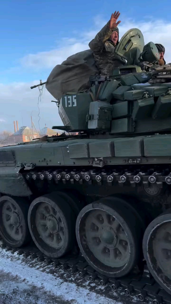 タンク司令官「アレクサンダー」によって撮影されたK-2大隊のウクライナの戦車。 siversk方向。 2025年1月