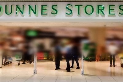ダンズ・ストアが9年も期限切れの粉ミルクを販売したため、新生児が入院