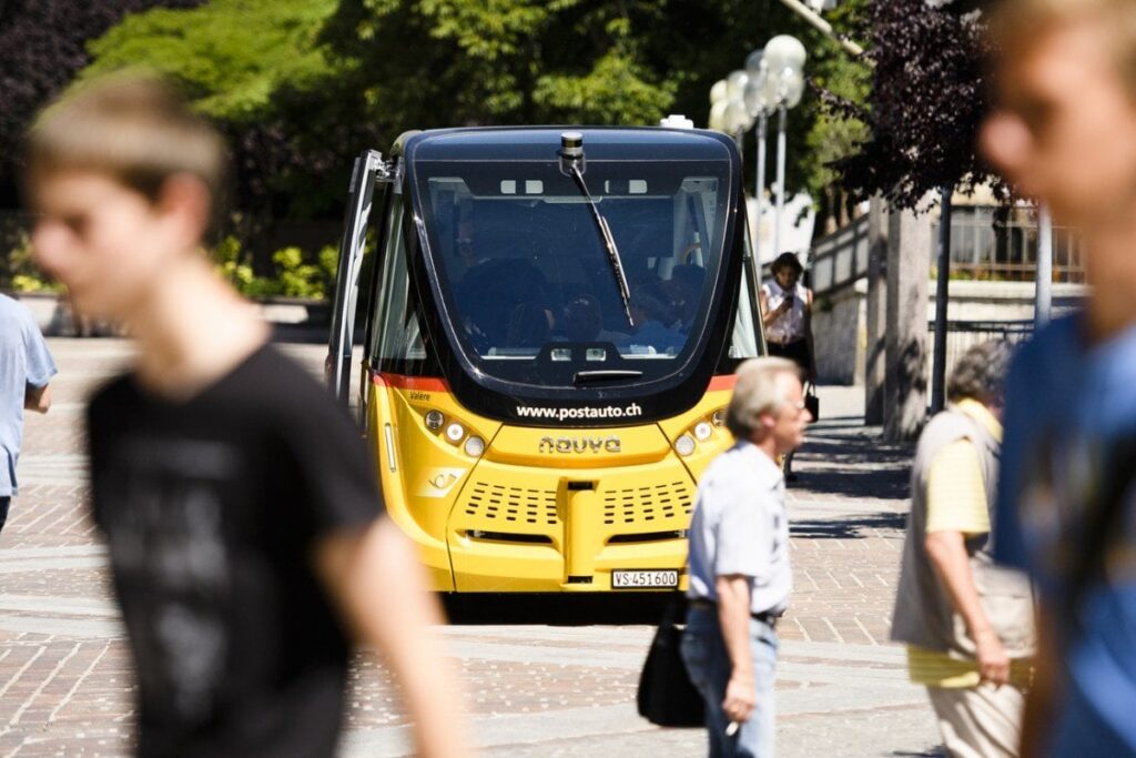 スイスで無人運転が一部解禁 地方部の輸送改善に期待