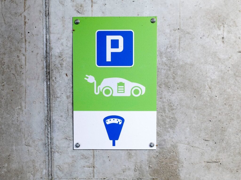 スイスで電気自動車の販売が減速している