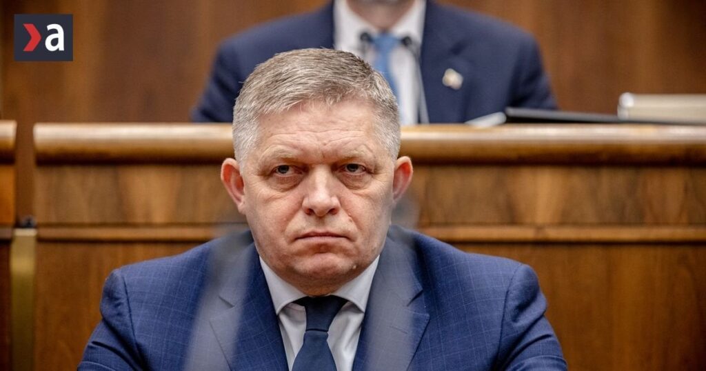 ロバート・フィコ氏は初めて弾劾に直面することになる。野党全体がこれに参加した