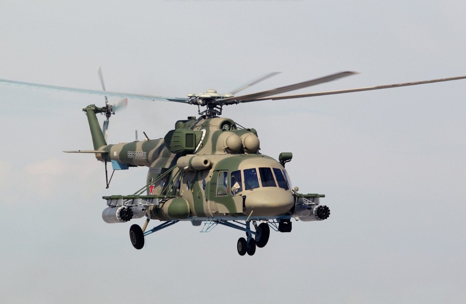 ロシア人、クリミアで自国のMi-8撃墜で自国の将校に有罪判決