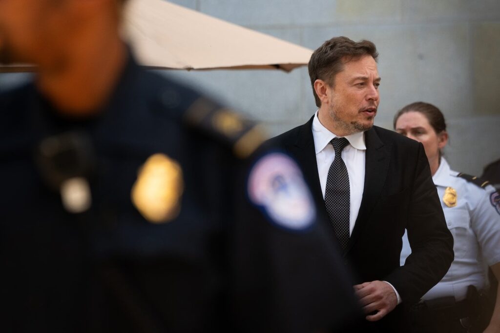 イーロン・マスク氏のDOGE、トランプ大統領就任から数分以内に訴訟へ