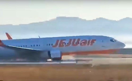＜チェジュ航空旅客機事故＞「機長のメーデー宣言後最後の４分間、フライトレコーダーに記録されていなかった」