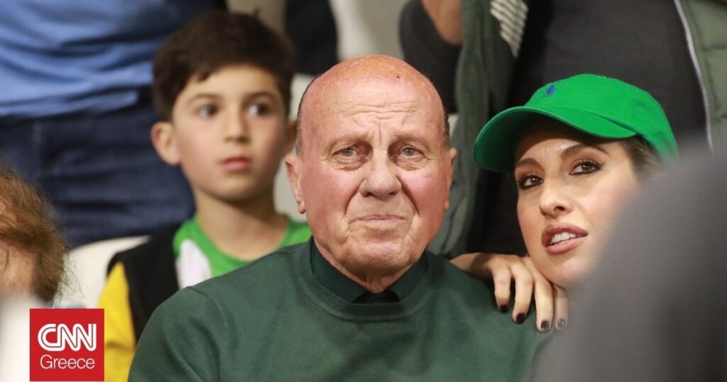 ギリシャサッカー界の「戦略家」ミミス・ドマソス氏死去