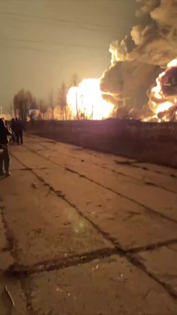 ウクライナの無人機がロシア西部のリャザン市にあるノボ・リャザン火力発電所とリャザン製油所を攻撃した。