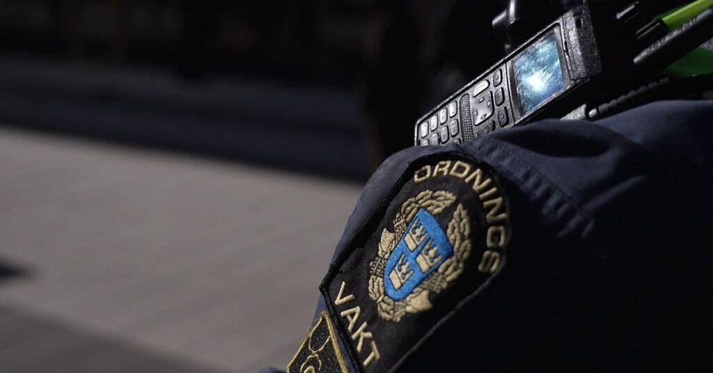 警察が警備員として特別取り締まり - 雇用主から罰則 | SVTニュース