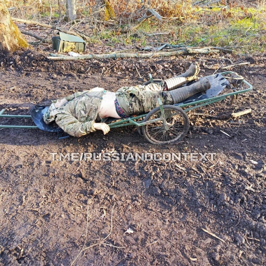 NSFW：ロシア兵士が元旦に避難カート上で死亡した。