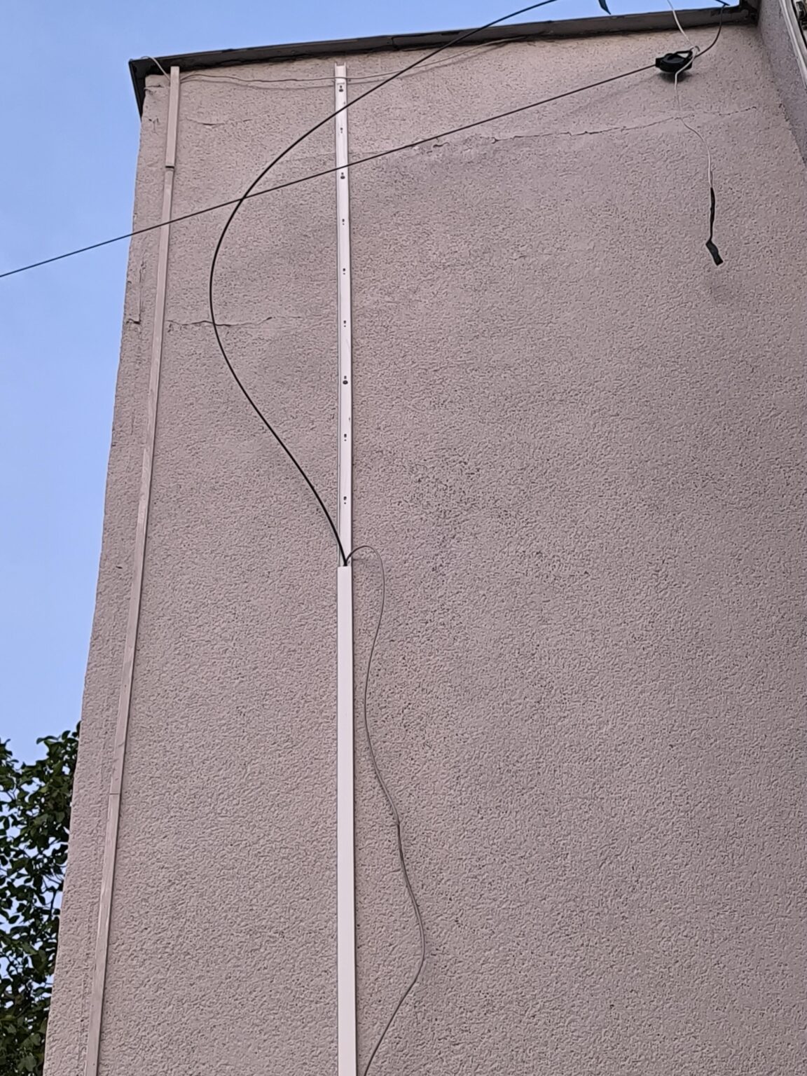 これが Telekom が私の窓の下にインターネットを導入する方法です。
